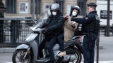 Франция поръча 250 млн. маски, бори недостиг 