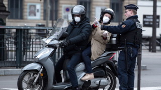 Франция е поръчала 250 милиона хирургически маски за лице за