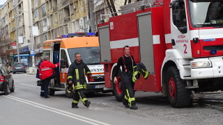 Пожар избухна в заведение на главната улица в Пловдив съобщават