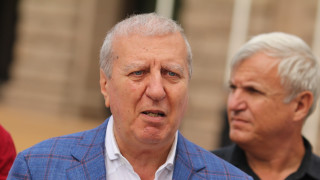 Бившият силен човек в ЦСКА Александър Томов ще спасява намиращия се