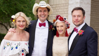 Докато наскоро проучва местоположението на своята филмова продуцентска компания Тоска