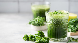 Знаем че прясно изцедените сокове и смутита попадат в категория