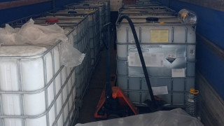 Близо 8000 л нелегален алкохол са открити при спецоперация на