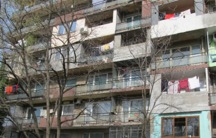 14-годишно момиче скочи от 7-ия етаж в Кюстендил, загина