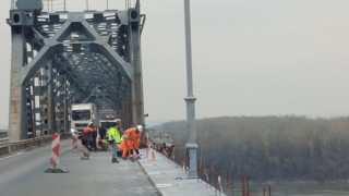 Пускат движението по Дунав мост Русе и в двете
