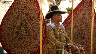 Под карантина с харем от 20 жени