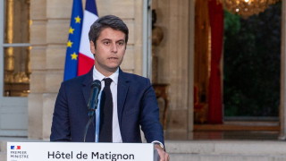 Френският премиер Габриел Атал подаде оставка