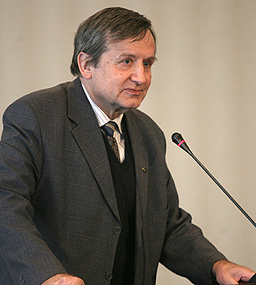 Акад. Георги Марков: Историята не се прави с шествия, а на барикадите