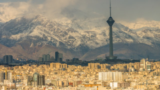 Иран маха четири нули от валутата си