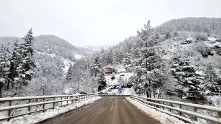 Над 700 снегорина са обработвали пътищата в районите със снеговалеж през