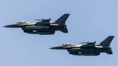 Изтребители F-16 прихванаха самолети над голф клуба на Тръмп
