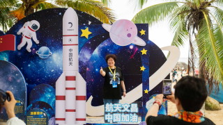 Китай праща астронавти за довършителни дейности по орбиталната има станция