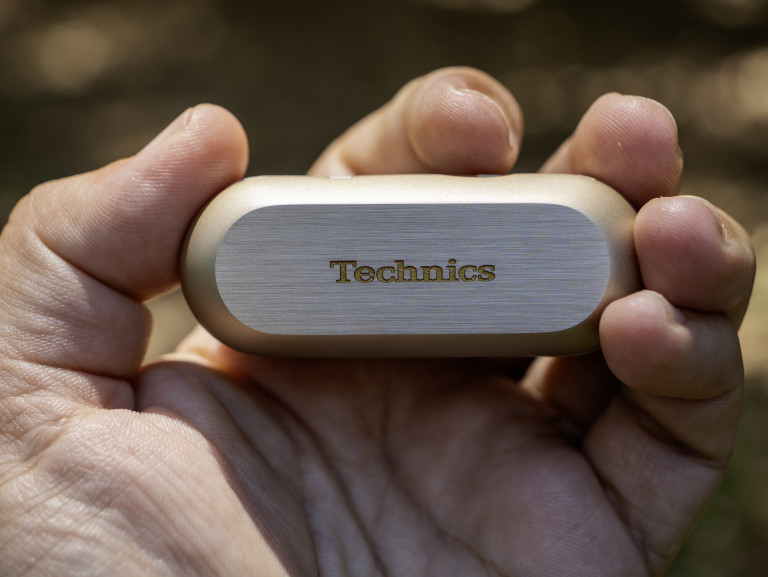 Technics AZ100