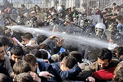 580 арестувани демонстранти в Истанбул