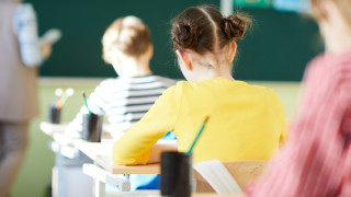 Технически проблем прекрати изпита на деветокласниците по природни науки