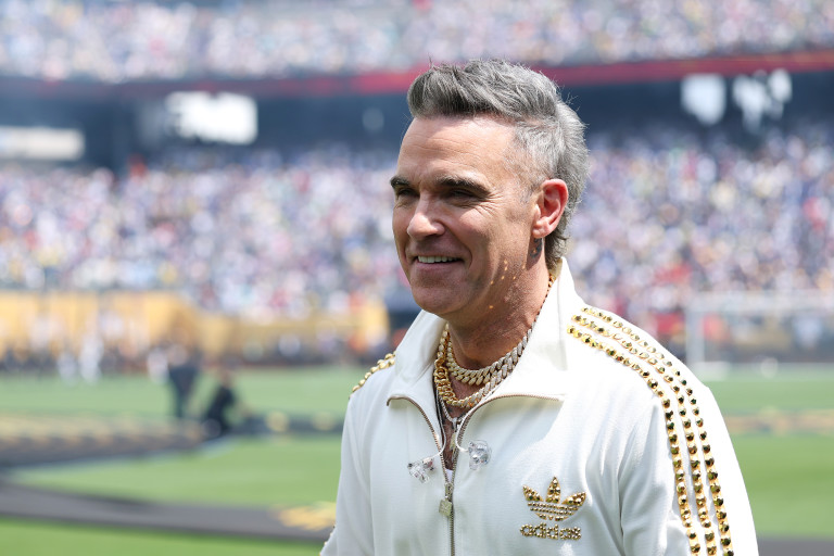 Концертите му са същински спектакли