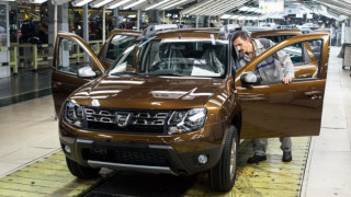 Производството на автомобили от двете фабрики в Румъния доближи 50