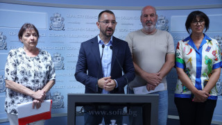 Безпрецедентно общински съветници и общински съветници от Комисията по екологията