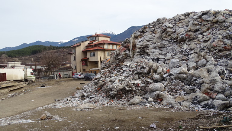 Пращат за обезвреждане над 1000 тона отпадъци с изтекъл срок на годност