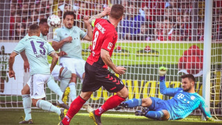 Байерн Мюнхен сдаде лидерската позиция в Бундеслигата след като завърши