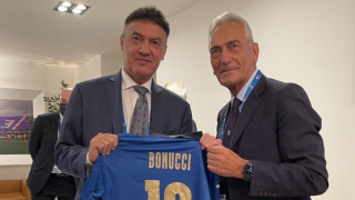 Президентът на Българския футболен съюз Борислав Михайлов и членовете на