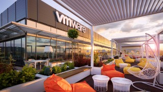 Европейската комисия ще допусне придобиването на софтуерната компания VMware от