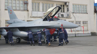 На официална церемония в авиобаза Граф Игнатиево бяха представени първите