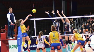 Победата на Динамо Москва в Екатеринбург срещу местния Уралочка НТМК Екатеринбург