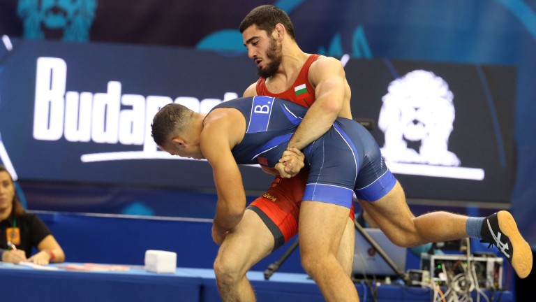 Айк Мнацканян излиза в спор за финала на Световното първенство по борба