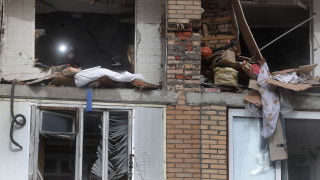 При газова експлозия в 9 етажен жилищен блок в град близо