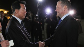 Дмитрий Медведев пристигна в Северна Корея