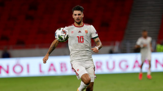 Италианският Наполи сериозно търси заместник на напусналия полузащитник Алан Бразилецът