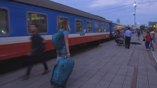 Хаос в железопътния транспорт на Великобритания. Хиляди служители стачкуват, 80% от влаковете спират