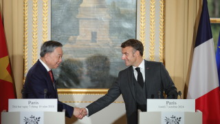Виетнам и Франция официално повишиха отношенията си до всеобхватно стратегическо