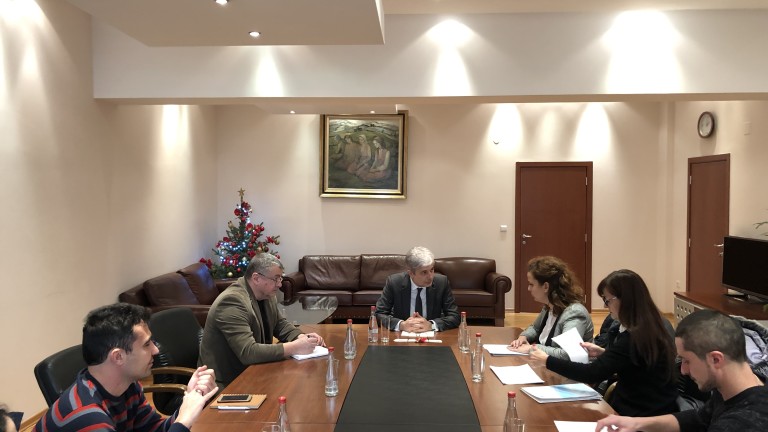 Граждани поискаха от Димов да изнесе пунктовете за отпадъци от кварталите