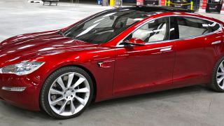 Tesla набра над 115 хил. предварителни заявки за новия Model 3 (ВИДЕО)