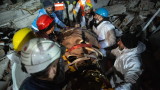И след 139 часа спасяват живи хора под развалините в Турция