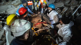 Спасителните работи в Турция и Сирия продължават и почти седмица