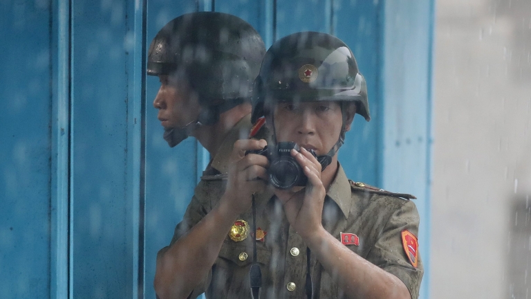 Избягаха трима служители от посолството на КНДР в Пекин?