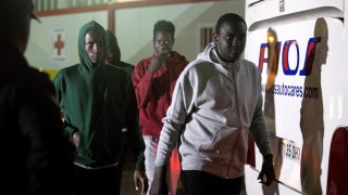 11 мигранти са открити мъртви на лодка до крайбрежието на