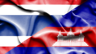 Таландската полиция използва сълзотворен газ и гумени куршуми срещу цивилни