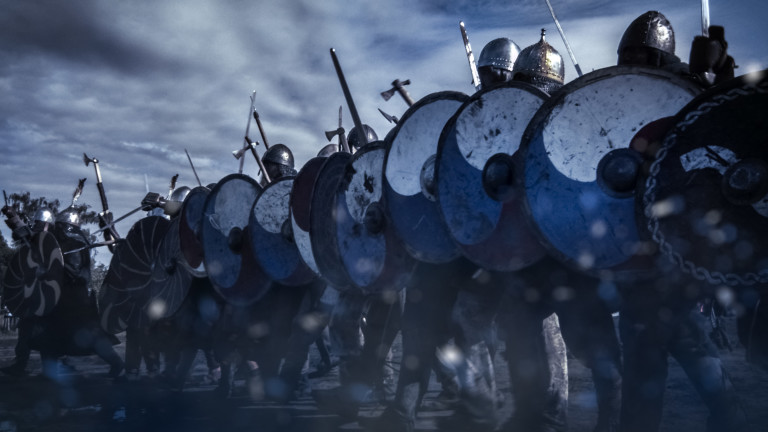 В популярното въображение викингите воини, които са плячкосвали Северна Европа