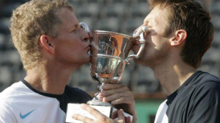 Ноулс и Нестор спечелиха турнира по двойки