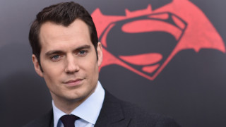 Хенри Кавил става убиец на чудовища