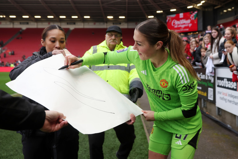 Вратарката на британския народен тим Мери Ърпс