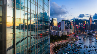 В момент когато индексите в САЩ отново чупят рекорди основният