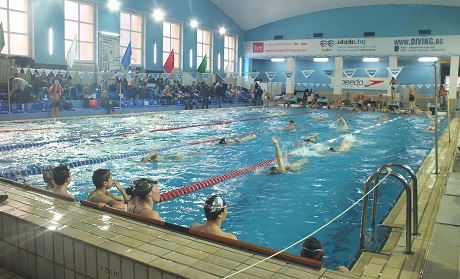 Плувкиня със 140 медала в битка за "Мис България"