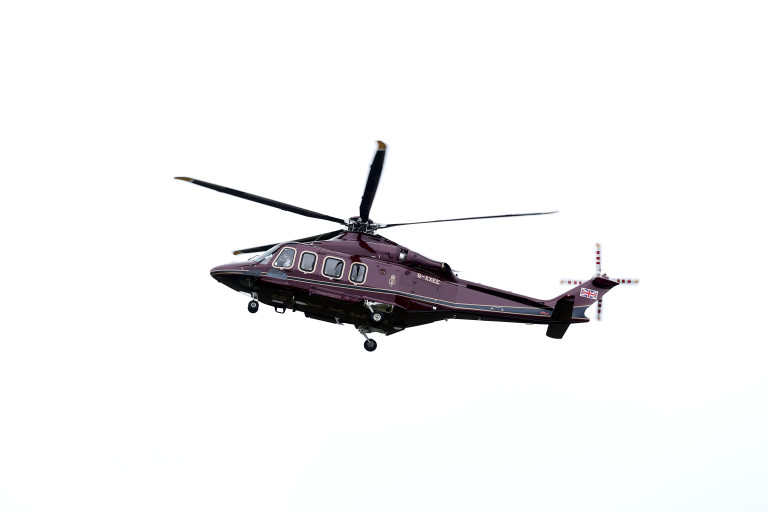 Принц Уилям и Кейт също неведнъж се придвижват с него