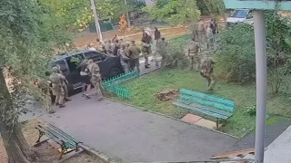 Появи се видео от престрелката между СБУ и ГУР в Киев
