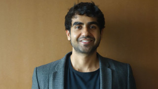 Бившият шахматист, напуснал училище на 14 години, който днес е най-младият милиардер на Индия